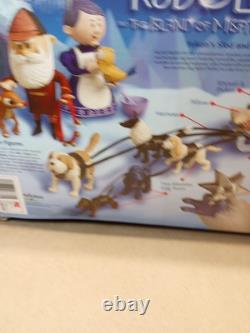 2002 Rudolph Reindeer YUKON'S SLED & DOG TEAM Playing Mantis Memory Lane NEW