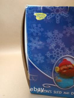 2002 Rudolph Reindeer YUKON'S SLED & DOG TEAM Playing Mantis Memory Lane NEW