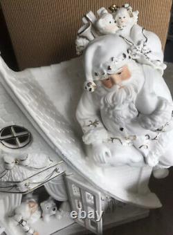 2003 Collectors Edition Grandeur Noel Porcelain Santa in Sleigh & Reindeer Set