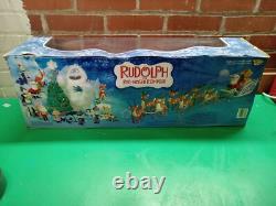 2004 RUDOLPH The Red Nosed Reindeer SANTA's SLEIGH & Reindeer Team In Box