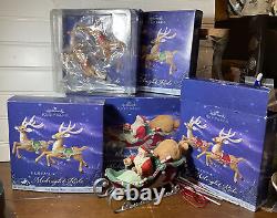 2005 Hallmark Santa's Midnight Ride Table Top Dash Away Sleigh & 8 Reindeer