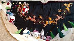 46 47 Hand made Wool SANTA SLEIGH REINDEER Scene CHRISTMAS TREE SKIRT