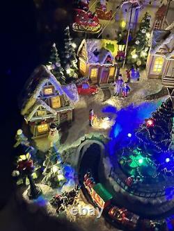 Animated Mountain Train Christmas Village Santa Sleigh Reindeer Musical 17 NEW