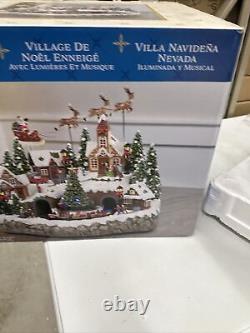 Animated Mountain Train Christmas Village Santa Sleigh Reindeer Musical 17 NEW