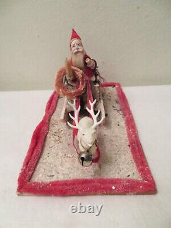 Antique Santa Sleigh Reindeer Chenille Wreath Border Christmas Holiday Display
