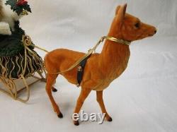 Byers Choice Carolers 2000 Santa with Gold Sleigh and Reindeer