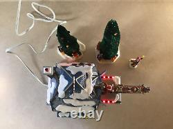 Department 56 Santas Sleigh Launch Northpole Series Gift Set 2001 Retired