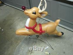 Grand Venture Reindeer Rudolph Santa Sleigh Lighted Christmas Blow Mold withstand