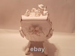 Grandeur Noel 2001 Collectors Edition Porcelain Santa and Sleigh Set withReindeer