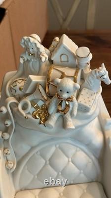 Grandeur Noel Porcelain 2000 Santa Sleigh Collector 4Pc Christmas Decoration Box