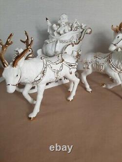 Grandeur Noel Porcelain Santa Sleigh Reindeer 2001 Collectors Edition Christmas