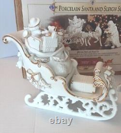 Grandeur Noel Porcelain Santa & Sleigh Set withReindeer 2001 Collector Edition EUC
