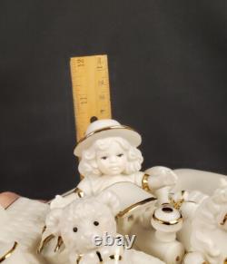 Grandeur Noel Porcelain Santa and Sleigh Set with Reindeer 2001 Collectors Edition