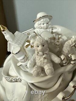 Grandeur Porcelain Santa and Sleigh Set with Reindeer 2001 Collectors Edition NEW