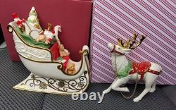 Hallmark 2017 Santa's Sleigh & Reindeer KOC Keepsake Ornament (Includes Santa)