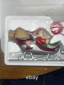 Hallmark Santa Midnight Ride Table Top Dash Away Sleigh & 8 Reindeer Set 2005