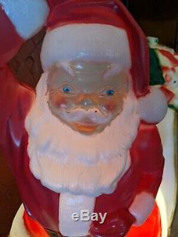 Large Santa Claus In Sleigh Sled And Reindeer Vintage Blow Mold Yard Decoration