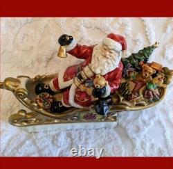 Member's Mark Christmas Santa Sleigh withReindeer LARGE Centerpiece Decor withBox A+