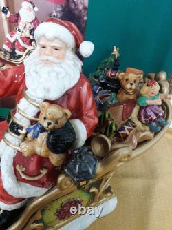 Members Mark SANTA SLEIGH WITH REINDEER Christmas Centerpiece MINT With Box