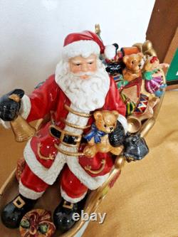 Members Mark SANTA SLEIGH WITH REINDEER Christmas Centerpiece MINT With Box