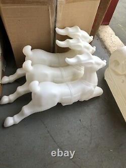 New General Foam Plastics Santa Claus Sleigh With 3 Reindeer Blow Molds