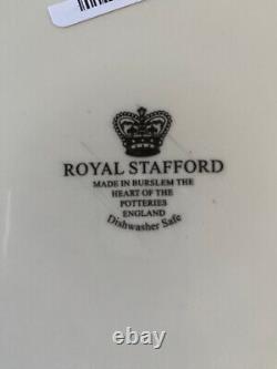 New Set of 8 Royal Stafford Red Sleigh Reindeer Santa Christmas Dinner Plates
