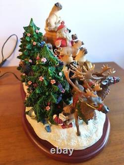 RARE! DANBURY MINT PUGS DOG CHRISTMAS SANTA'S SLEIGH With REINDEER LIGHTS UP