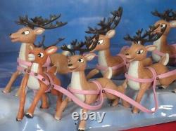 Rudolph the Red-Nosed Reindeer Santa's Sleigh & Reindeer Team Memory Lane Mantus