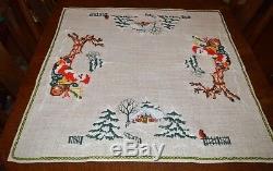 Santa & His Reindeer Sleigh & Village! Vtg Yarn Hand Emb Christmas Tablecloth