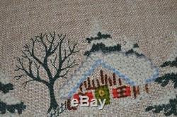 Santa & His Reindeer Sleigh & Village! Vtg Yarn Hand Emb Christmas Tablecloth