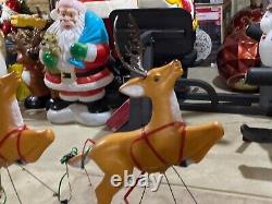 Tpi Santa In Sleigh With (2) Reindeer