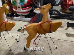 Tpi Santa In Sleigh With (2) Reindeer