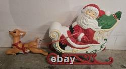 VTG Grand Voyager Christmas Santa Sleigh & 1 Reindeer Light Up Plastic Blow Mold
