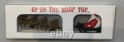V. RARE TAIWAN Dept. 56 #51390 SANTA Sleigh + 8 Reindeer UP ON THE ROOF TOP NIBx