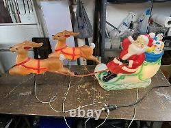 Vintage 1977 Carolina Blow Mold Santa Sleigh Reindeer