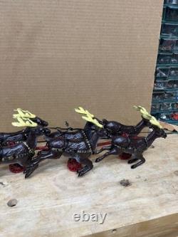 Vintage Hubley (unverified) Cast Iron Santa Sleigh with 8 reindeer