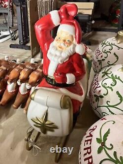 Vintage santa in sleigh + 9 reindeers (Giant)